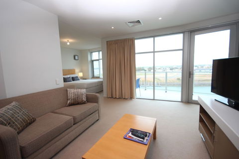 Wallaroo Marina Apartments - Accommodation Tasmania 2