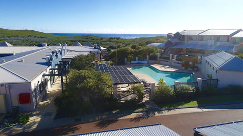 Margaret River Beach Apartments - Accommodation Tasmania 6