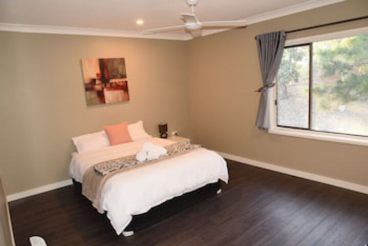 Warrawong NSW Accommodation Tasmania