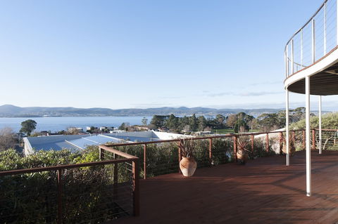 Sandy Bay Sensation - Accommodation Tasmania 0