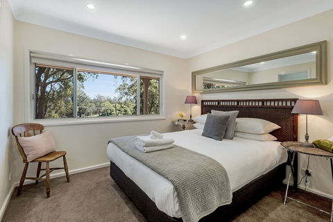 Winmark Wines - Accommodation Tasmania 3