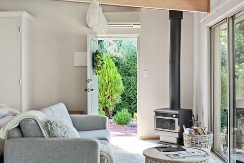 Adelaide Hills Retreats - Accommodation Tasmania 5