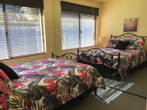 Bussell Retreat - Busselton - Accommodation Tasmania 6