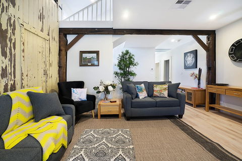 Accommodation Hunter - James St Morpeth - Accommodation Tasmania 3