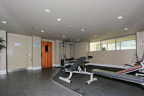 Spacious 1-Bedroom Apartment With Parking - Accommodation Tasmania 7