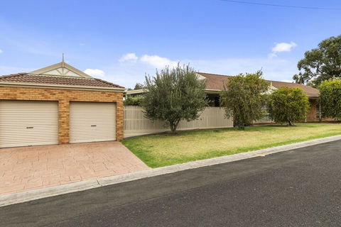 Seaholme Free Wifi & Foxtel - Accommodation Tasmania 1