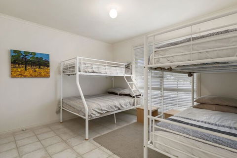 Seaholme Free Wifi & Foxtel - Accommodation Tasmania 4