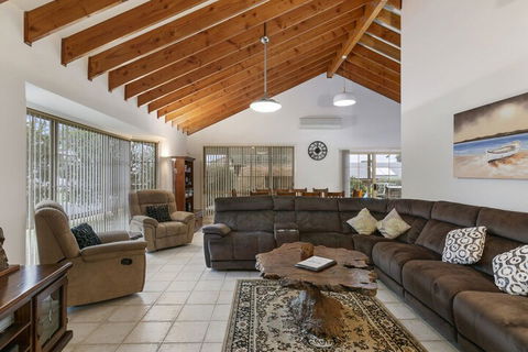 Seaholme Free Wifi & Foxtel - Accommodation Tasmania 6