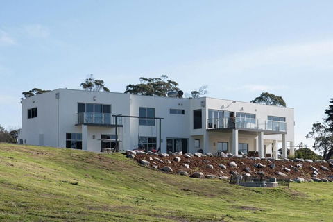 Paradise Point Tamar Valley Residence With Pool - Accommodation Tasmania 4