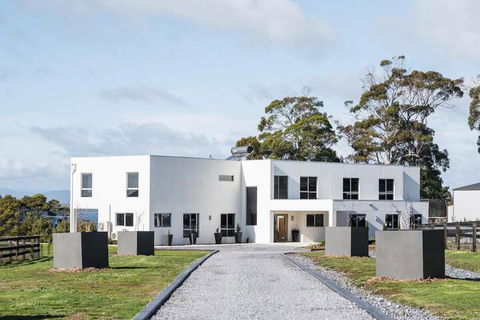 Paradise Point Tamar Valley Residence With Pool - Accommodation Tasmania 5