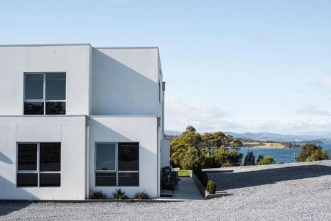 Paradise Point Tamar Valley Residence With Pool - Accommodation Tasmania 7