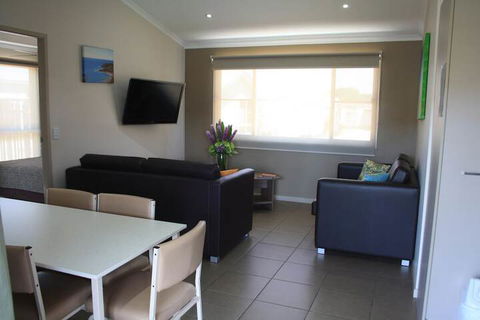 The Bowlo Holiday Cabins - Accommodation Tasmania 7