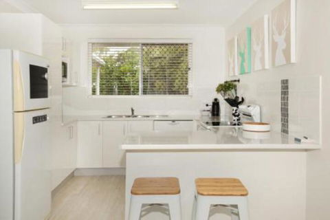 Unit 1 / 14 Tamarindus Street Marcoola Beach Pet Friendly 300 BOND Linen Supplied - Accommodation Tasmania 7
