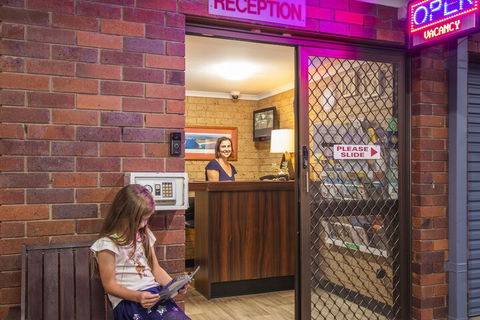 Coast Inn Motel - Accommodation Tasmania 2