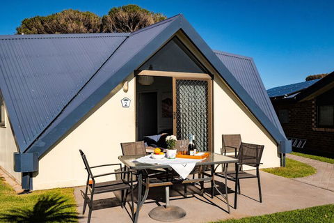 Beach Cabins Merimbula - Accommodation Tasmania 2