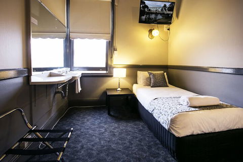 Imperial - Accommodation Tasmania 5