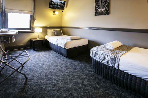 Imperial - Accommodation Tasmania 3