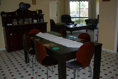 Busy Buzz B & B - Accommodation Tasmania 5
