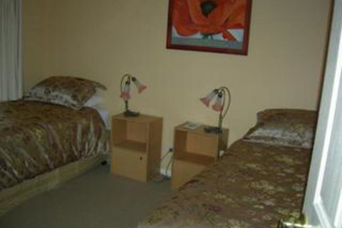 Busy Buzz B & B - Accommodation Tasmania 0
