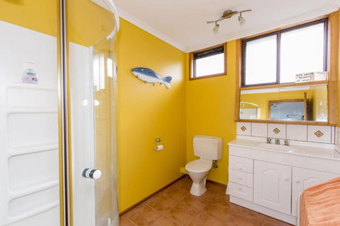 HOLIDAY On NAUTILUS INVERLOCH - Accommodation Tasmania 6