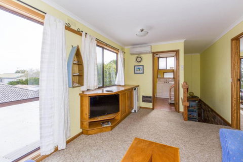HOLIDAY On NAUTILUS INVERLOCH - Accommodation Tasmania 4