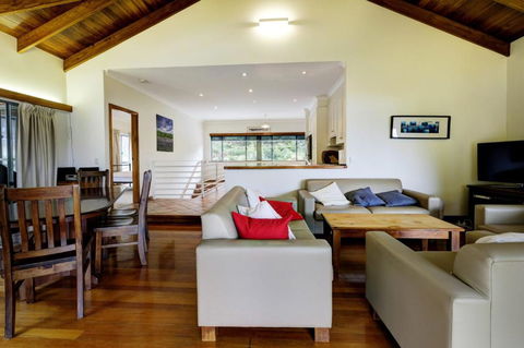 FAR SHORE - Accommodation Tasmania 2