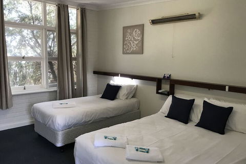 Walpole Hotel Motel - Accommodation Tasmania 1