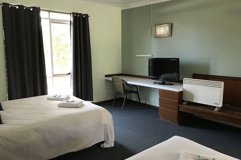 Walpole Hotel Motel - Accommodation Tasmania 2