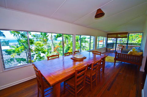 Rosemaree 24 East Street - Accommodation Tasmania 6