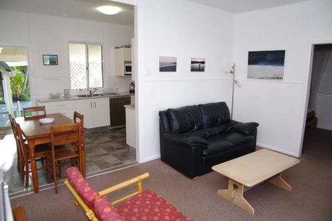 Fleur Cottage 7 Willow Street - Accommodation Tasmania 3