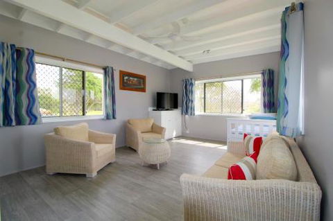 Beachfront 6 25 Willow Street - Accommodation Tasmania 4