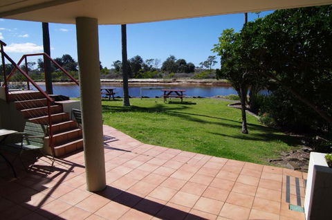 Beachfront 2 25 Willow Street - Accommodation Tasmania 6