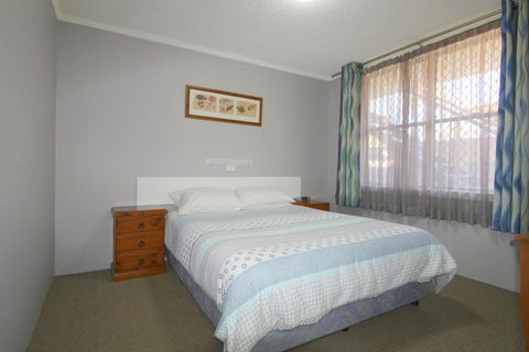 Beachfront 2 25 Willow Street - Accommodation Tasmania 4