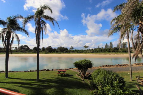 Beachfront 3 25 Willow Street - Accommodation Tasmania 4