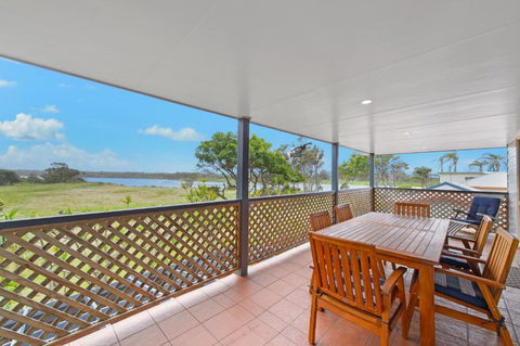 Bellhaven 2 17 Willow Street - Accommodation Tasmania 3
