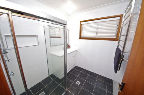 Breakaway 11 Scott Street - Accommodation Tasmania 4