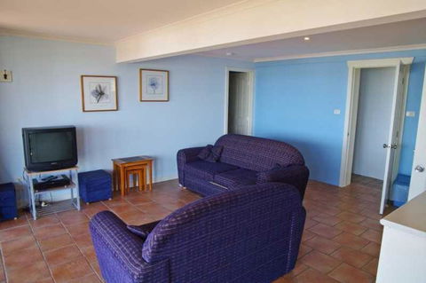 Cooinda 17 Dulconghi Street - Accommodation Tasmania 6