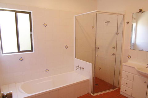 Cooinda 17 Dulconghi Street - Accommodation Tasmania 4
