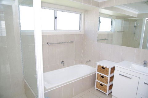 Beach Club 1 5 Gowing Street - Accommodation Tasmania 6