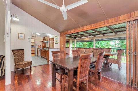 Edge Hill Holiday Home / Cairns - Accommodation Tasmania 1