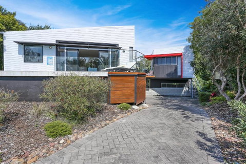 Barefoot Bungalow Castaways Beach - Accommodation Tasmania 3