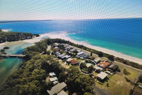Arena Blanca Holiday Home - Accommodation Tasmania 0