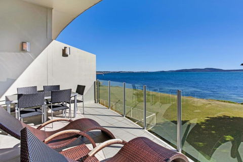 Breath Taking Waterfront! - Accommodation Tasmania 7