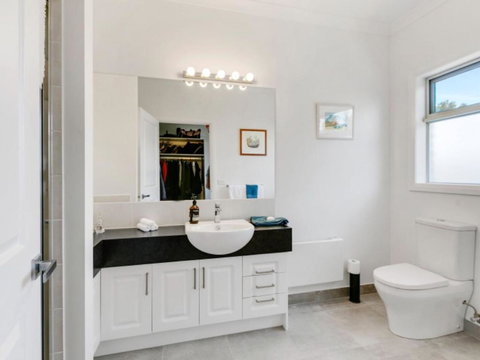 Venice On The Beach - Accommodation Tasmania 5