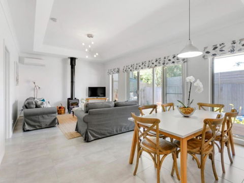 Venice On The Beach - Accommodation Tasmania 2