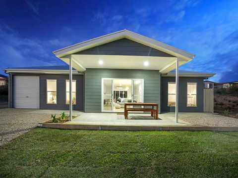 High Tide Wallaroo Beachfront Property Pet Friendly - Accommodation Tasmania 4