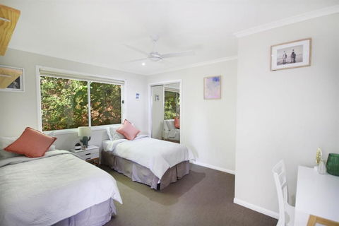STUNNING HOME WITH SPECTACULAR VIEWS & CLOSE TO THE BEACH - Accommodation Tasmania 3