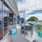 Modern McCrae Beauty - Accommodation Tasmania 1