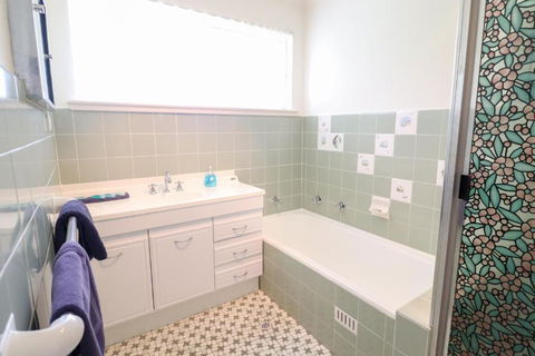 Coastal Horizons Beach House - Accommodation Tasmania 1