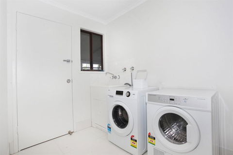 FABULOUS HOLIDAY HIDEAWAY COOLUM BEACH - Accommodation Tasmania 5